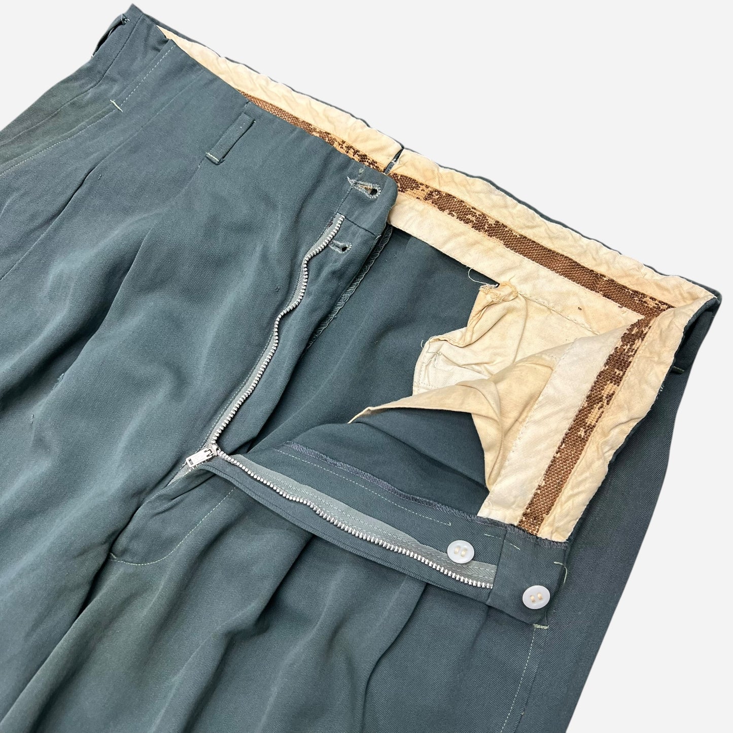 1940s 1950s Green gabardine pleated drop loop pants (34w)