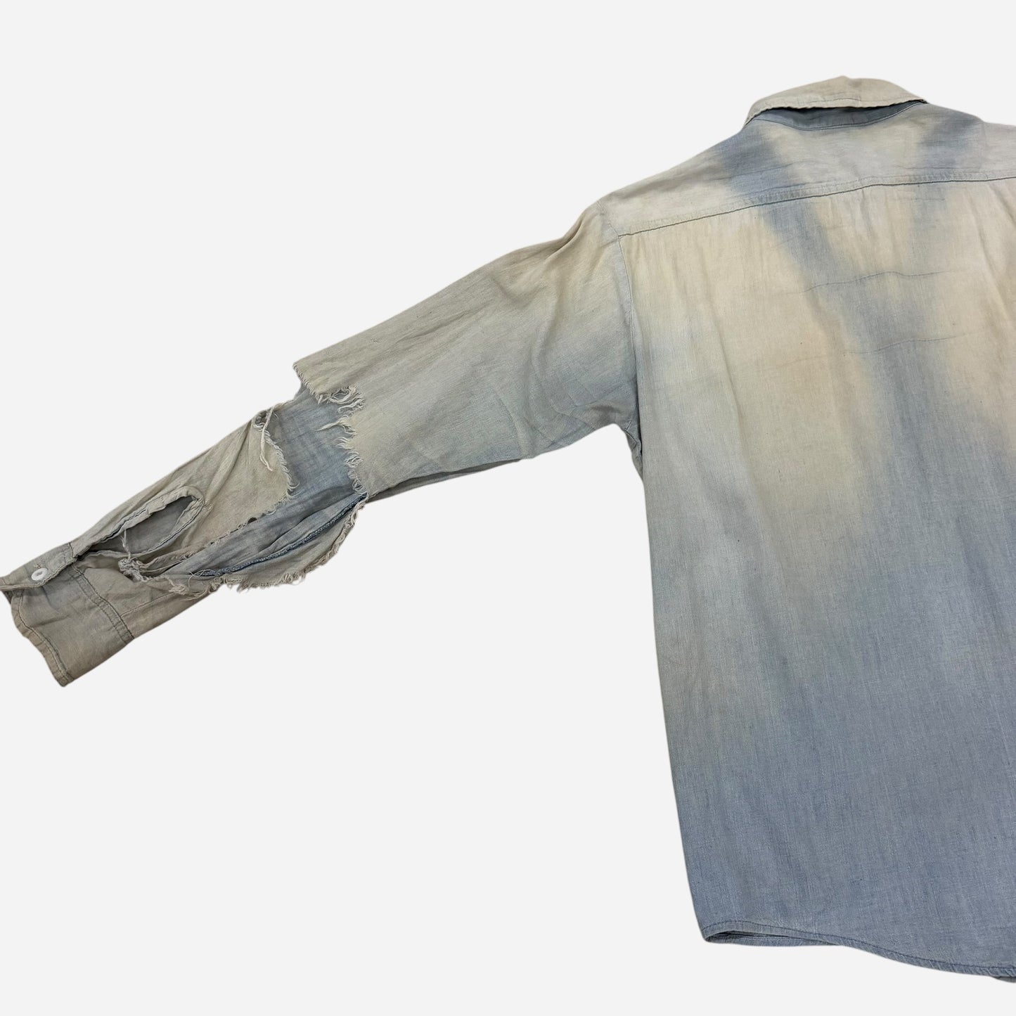 1960s Dee Cee sun faded farmer worn chambray work shirt (M)