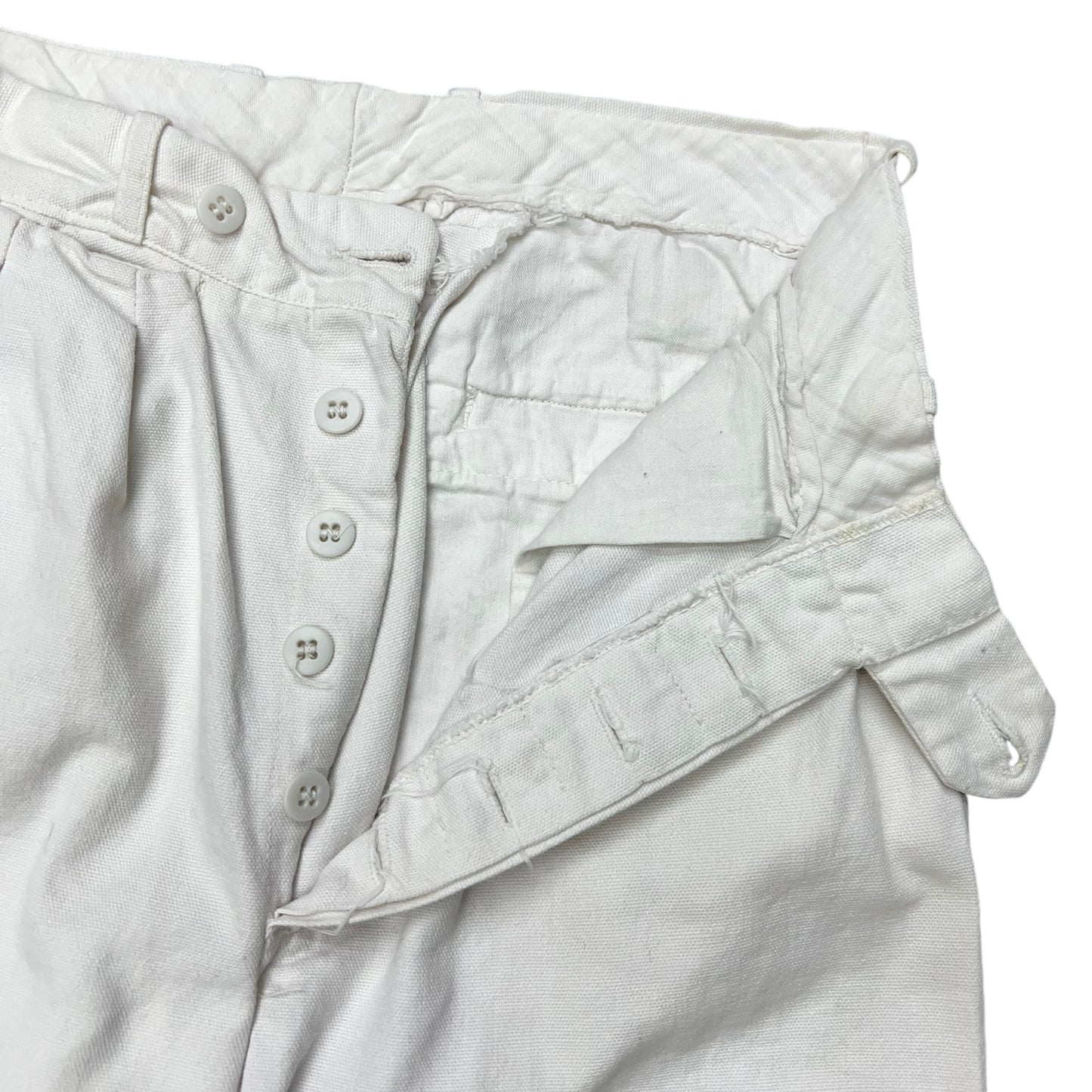 1930s White cotton pleated side clasp pants (26w)
