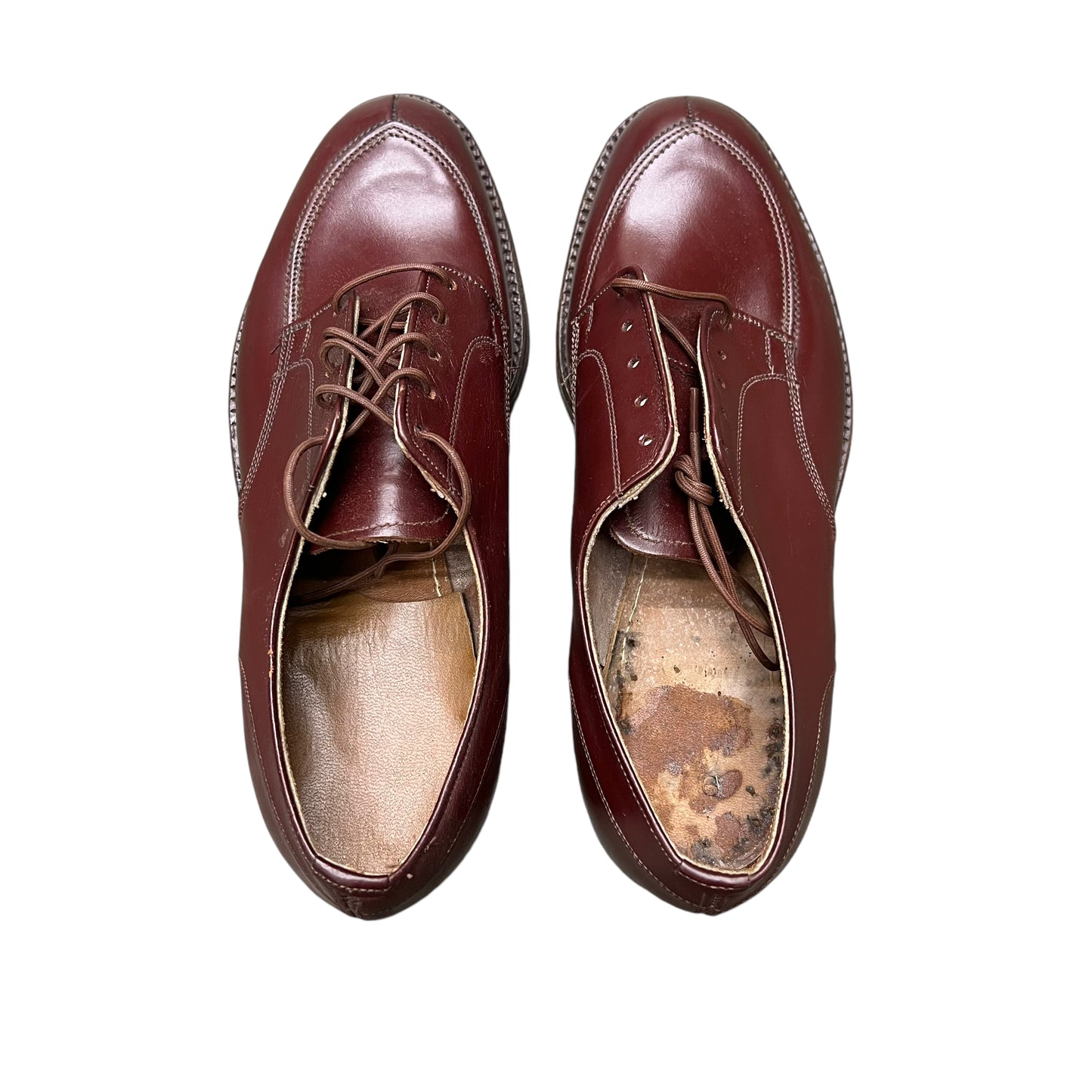 1940s NOS red leather shoes (Men’s 6, Women’s 7.5)
