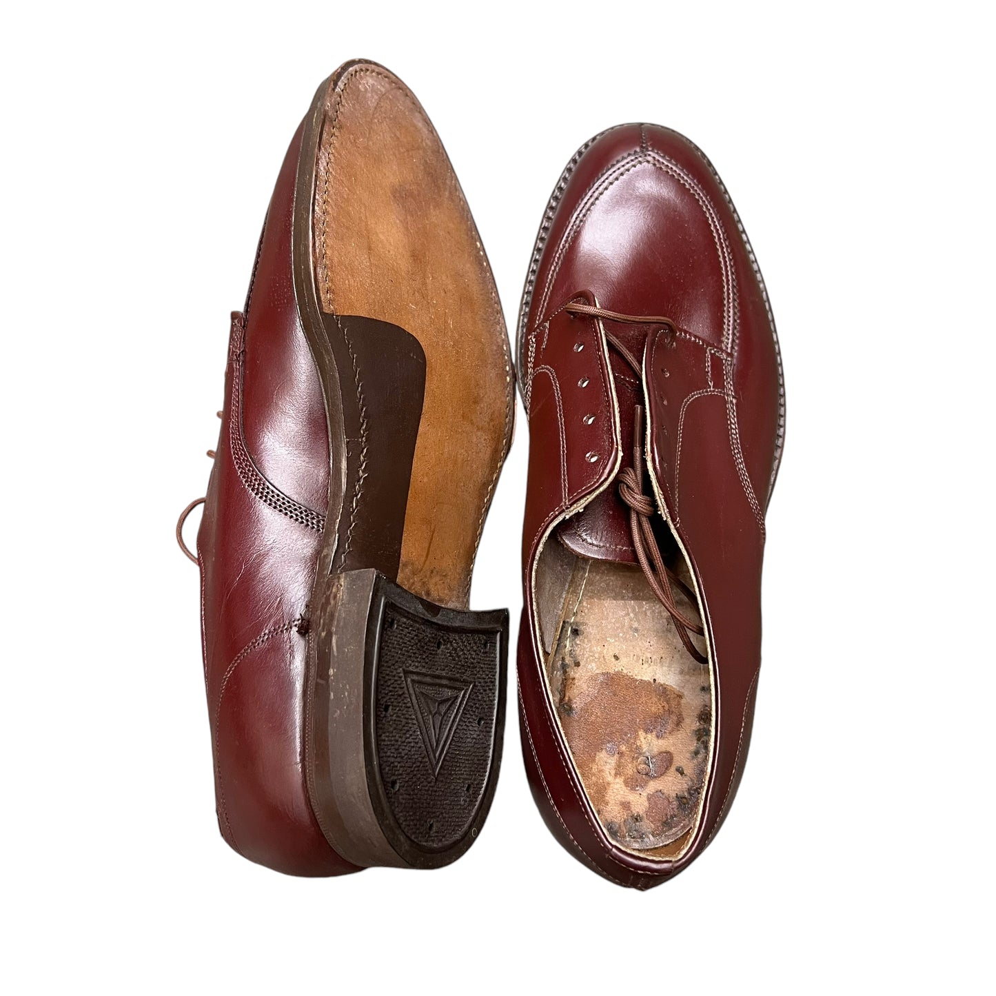 1940s NOS red leather shoes (Men’s 6, Women’s 7.5)