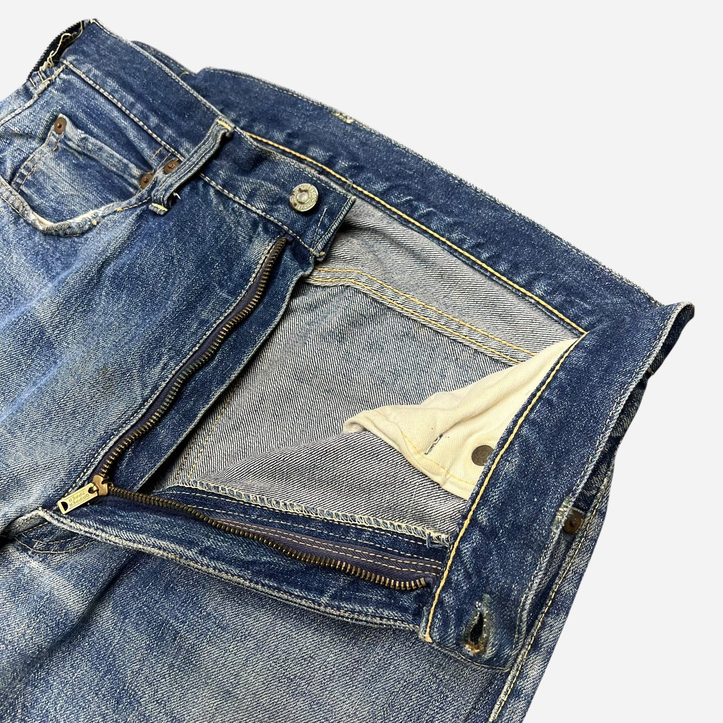 1950s Levi’s 501zxx jerky tab hidden rivet (32w)