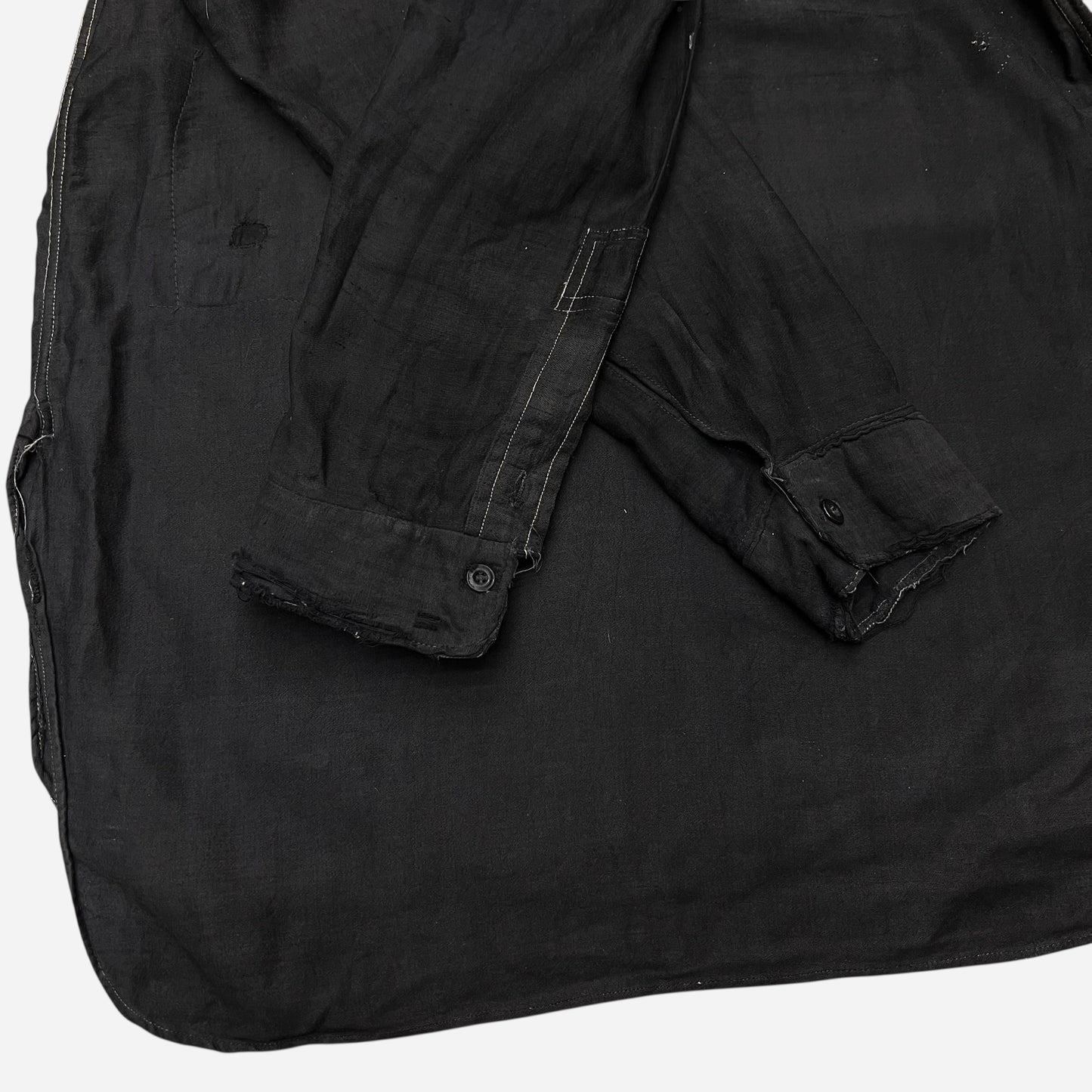 1910s Black sun faded cotton chinstrap pullover work shirt (S/M)