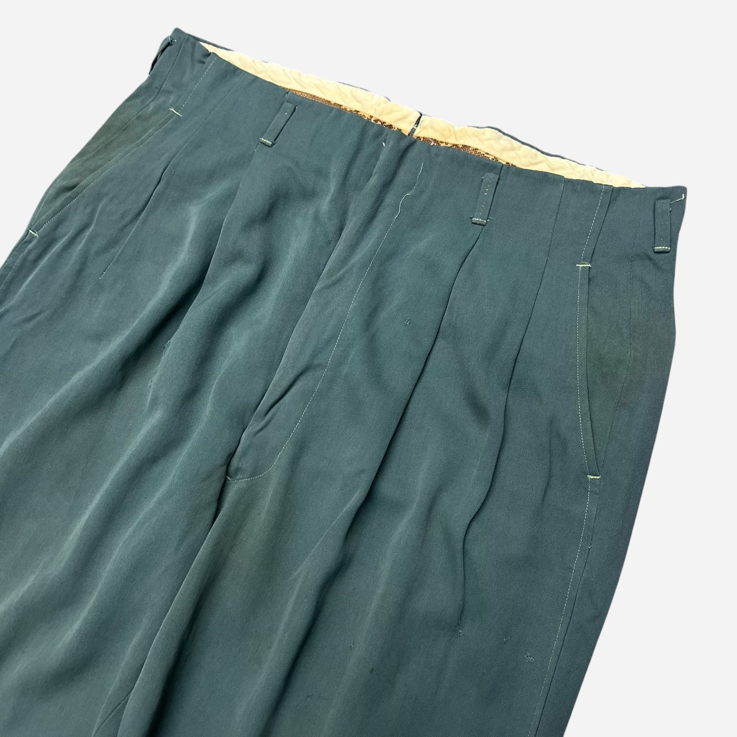 1940s 1950s Green gabardine pleated drop loop pants (34w)