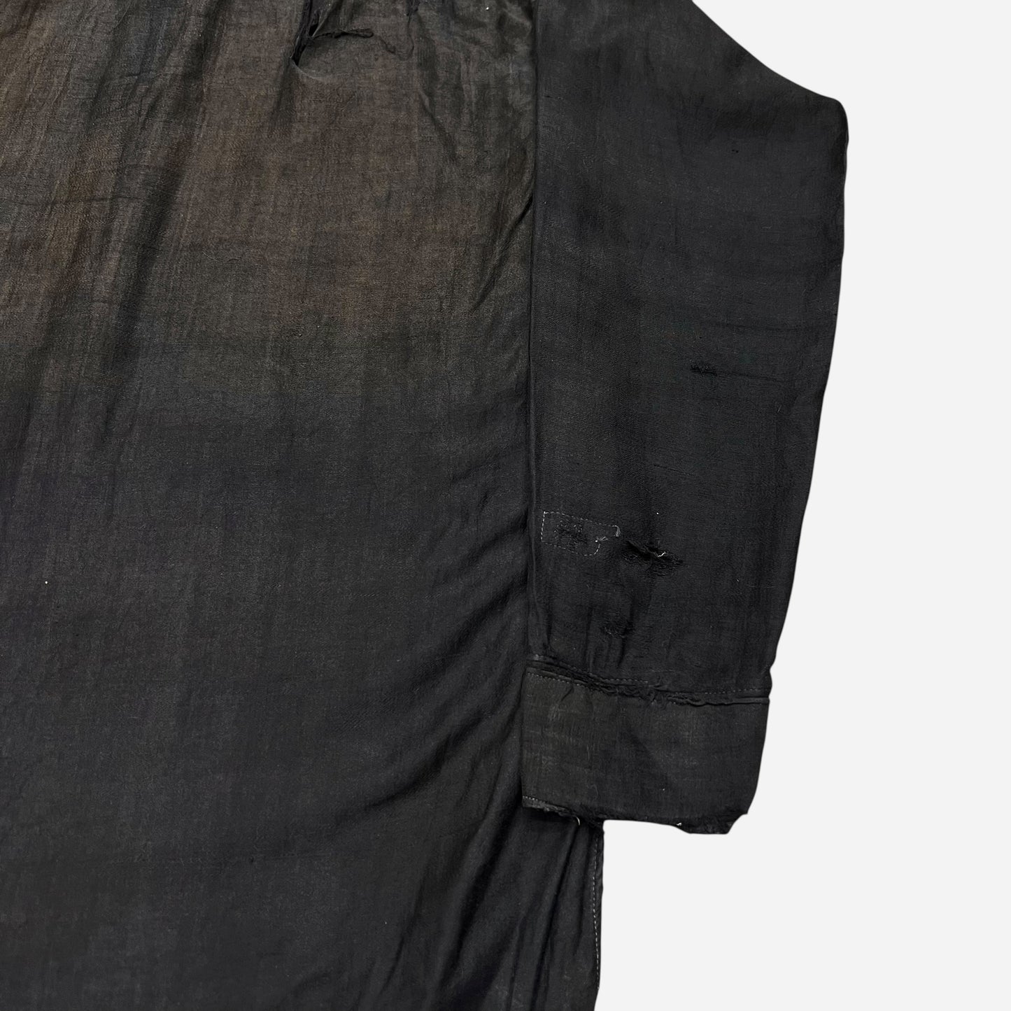 1910s Black sun faded cotton chinstrap pullover work shirt (S/M)