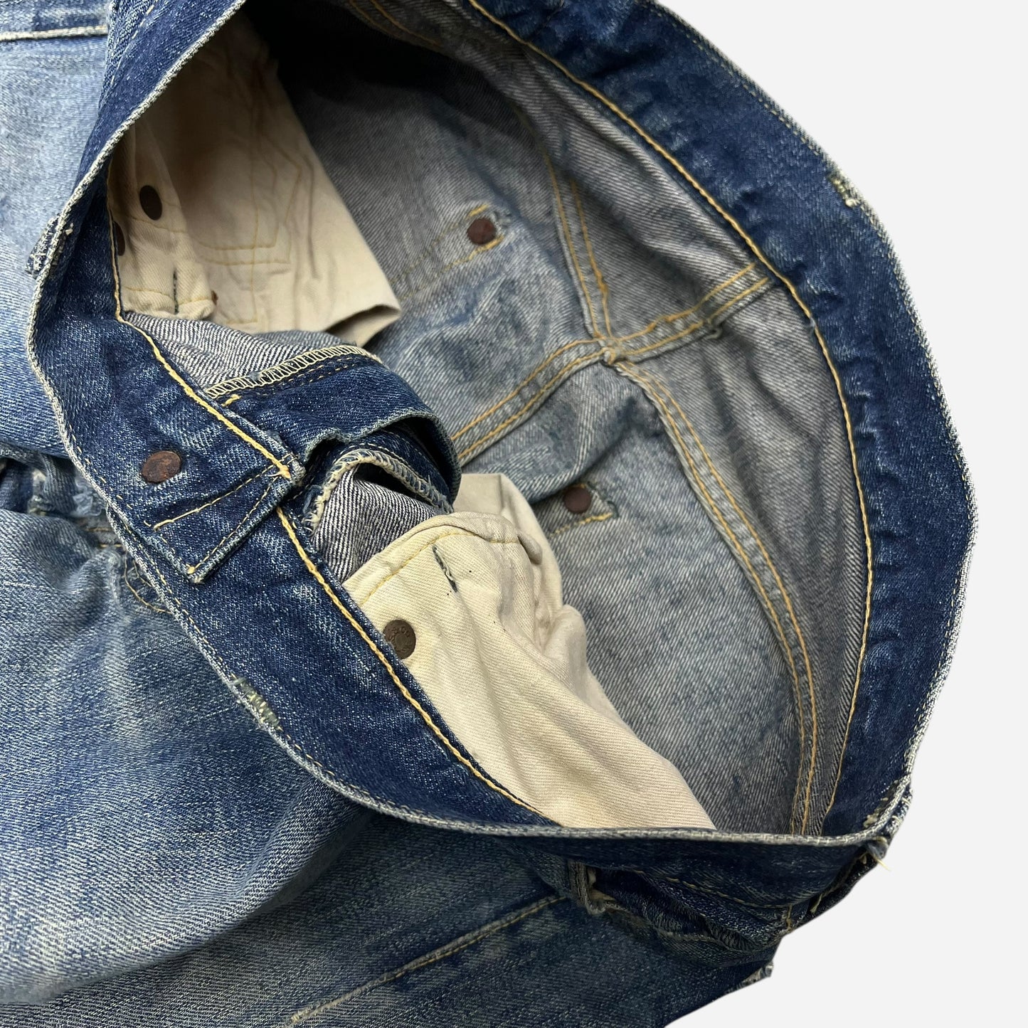 1950s Levi’s 501zxx jerky tab hidden rivet (32w)