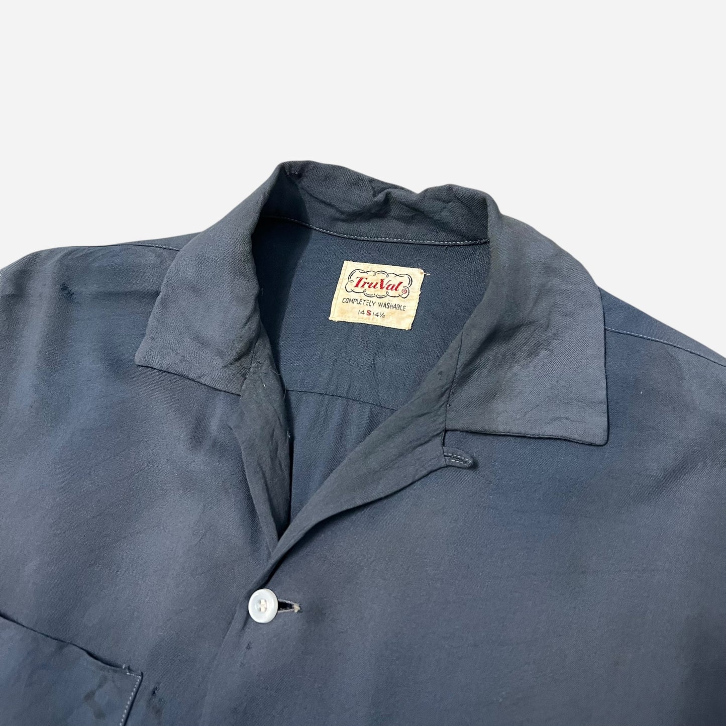 1950s Sun faded blue rayon loop collar shirt (S/M)