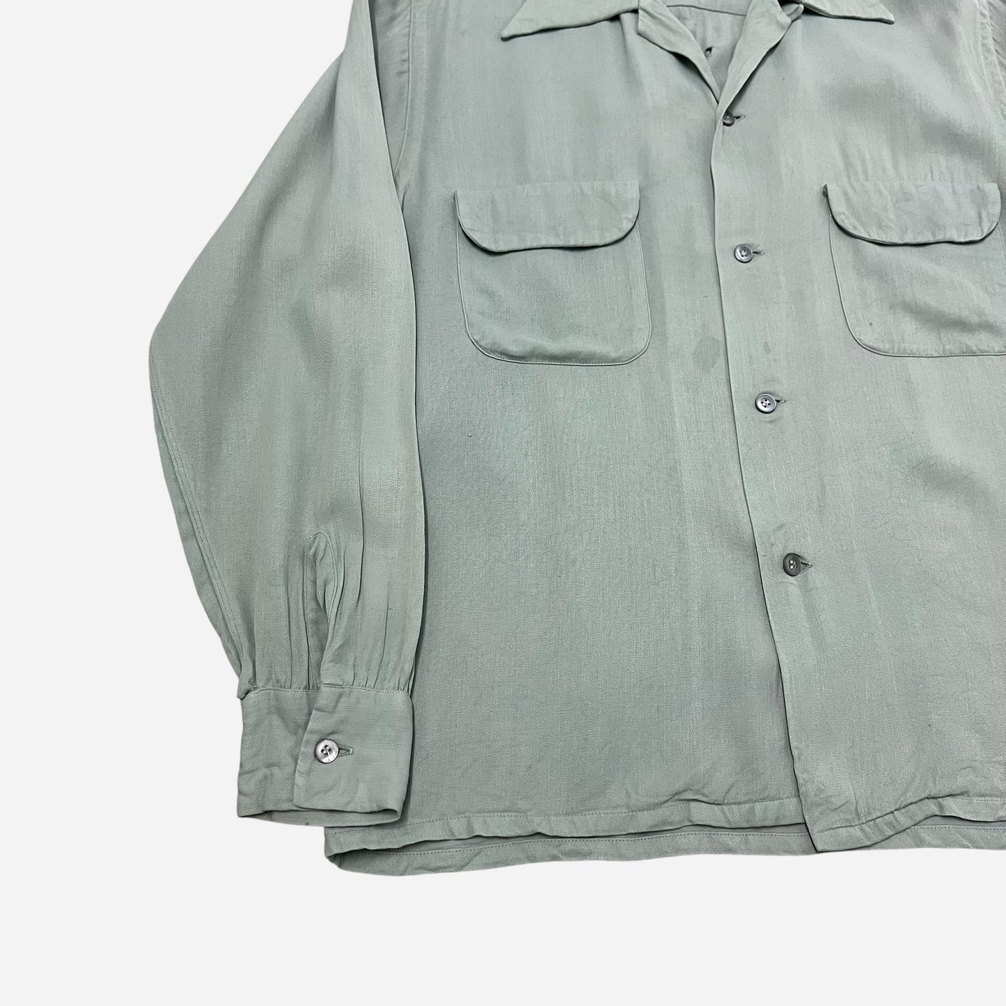 1950s Sea foam green rayon loop collar shirt (L)