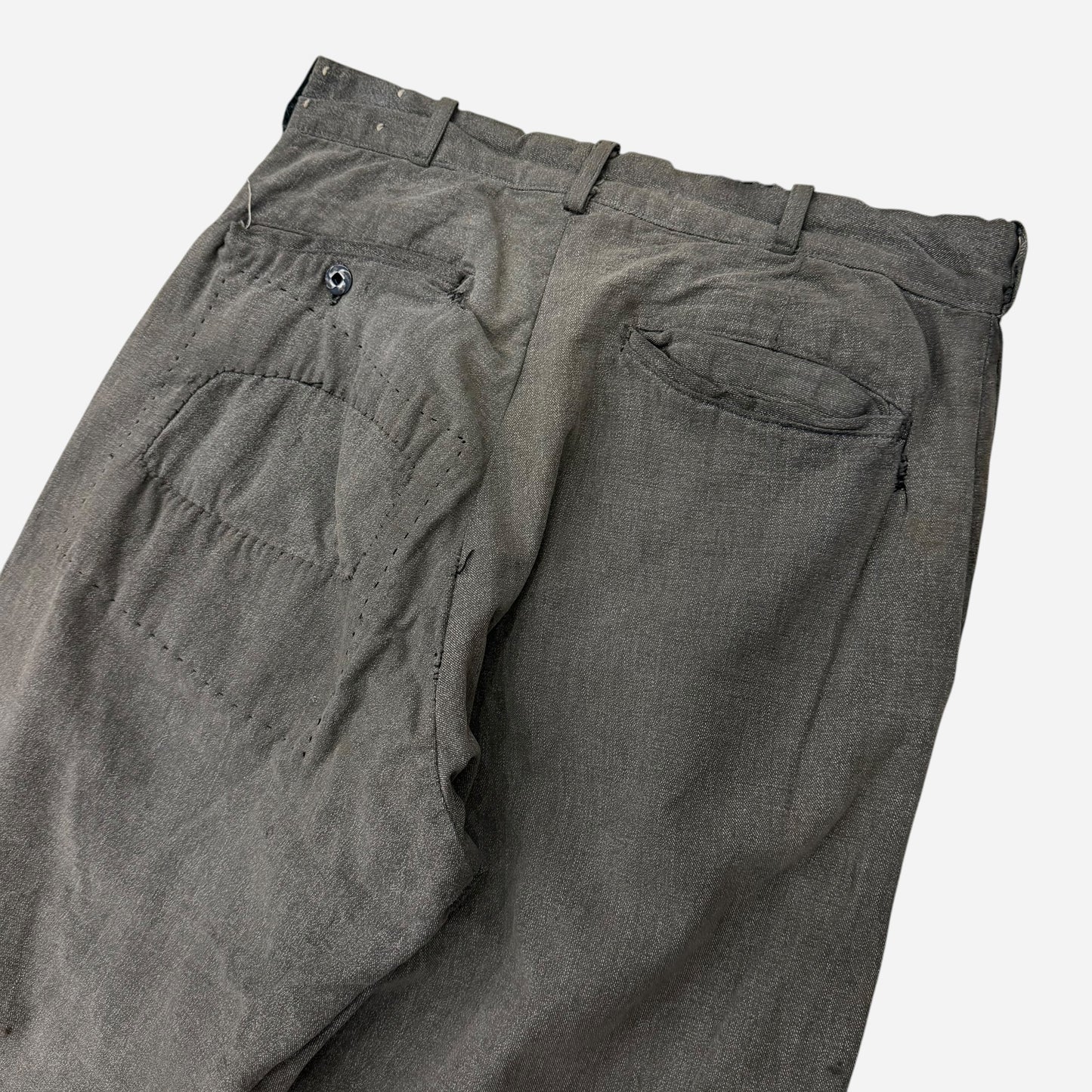 1940s Heavily repaired button fly salt & pepper cotton work pants (30w)