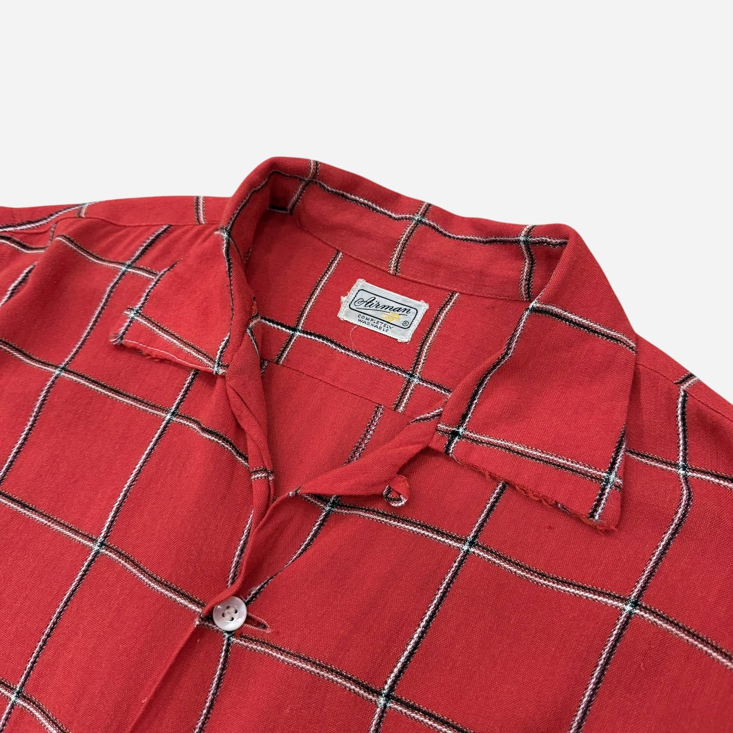 1950s Red rayon loop collar shirt (L)