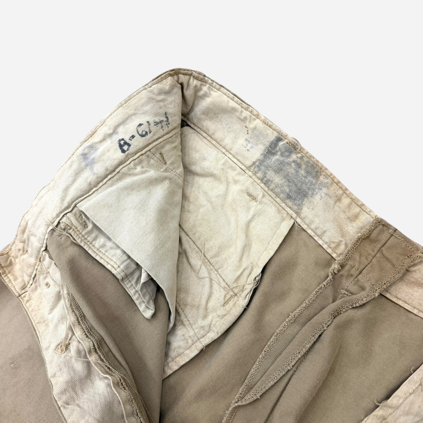 1940s WWII U.S. Army button fly khaki chino pants (30w)
