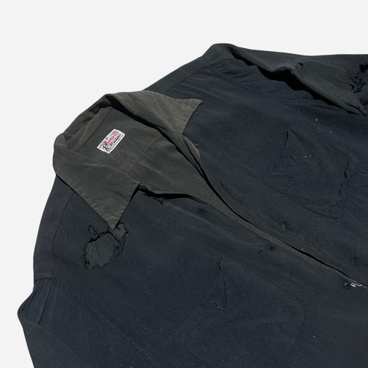 1950s Black rayon loop collar shirt (M)