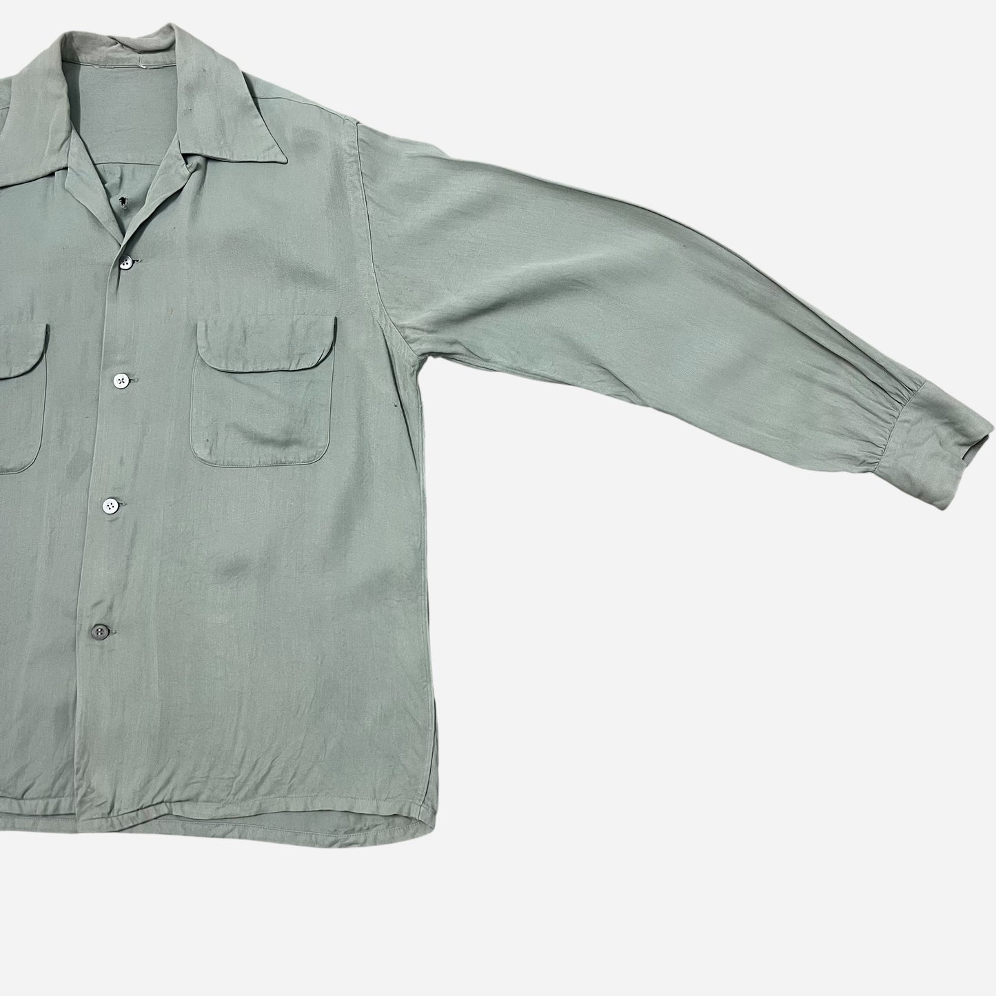 1950s Sea foam green rayon loop collar shirt (L)