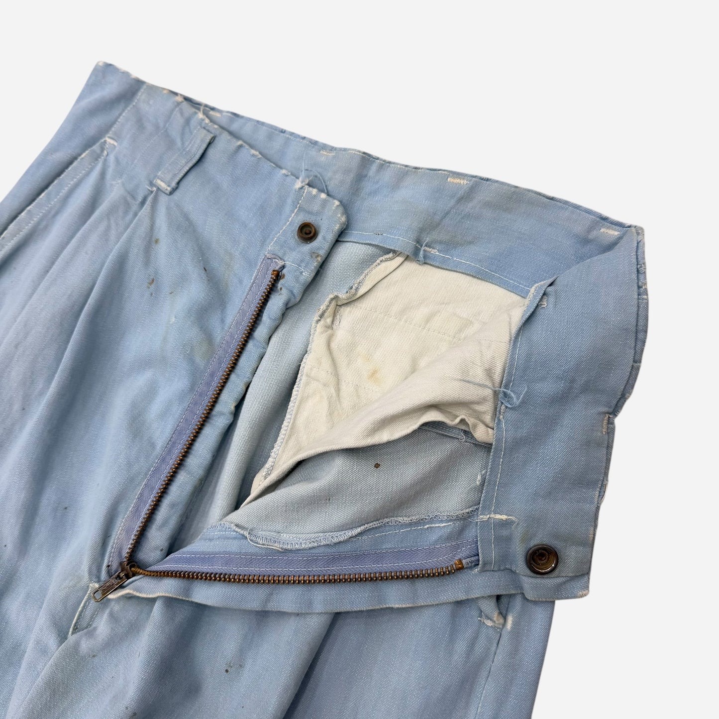 1940s Light blue chambray pleated cotton work pants (29w)