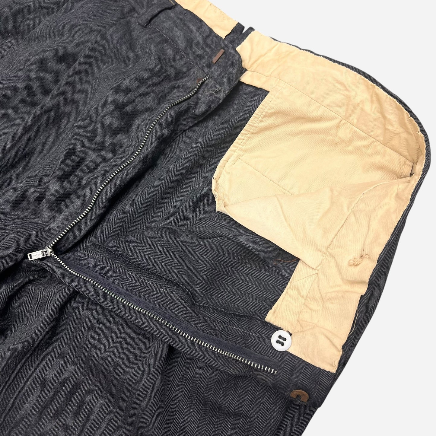 1940s Gray herringbone pleated cotton/wool pants (33w)