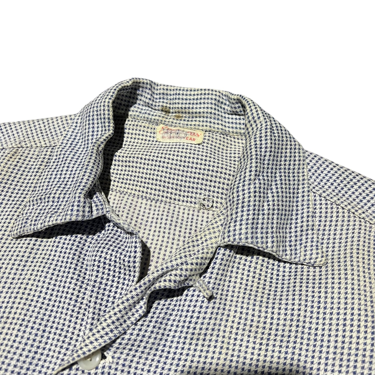 1950s White & navy houndstooth pattern cotton loop collar shirt (M)