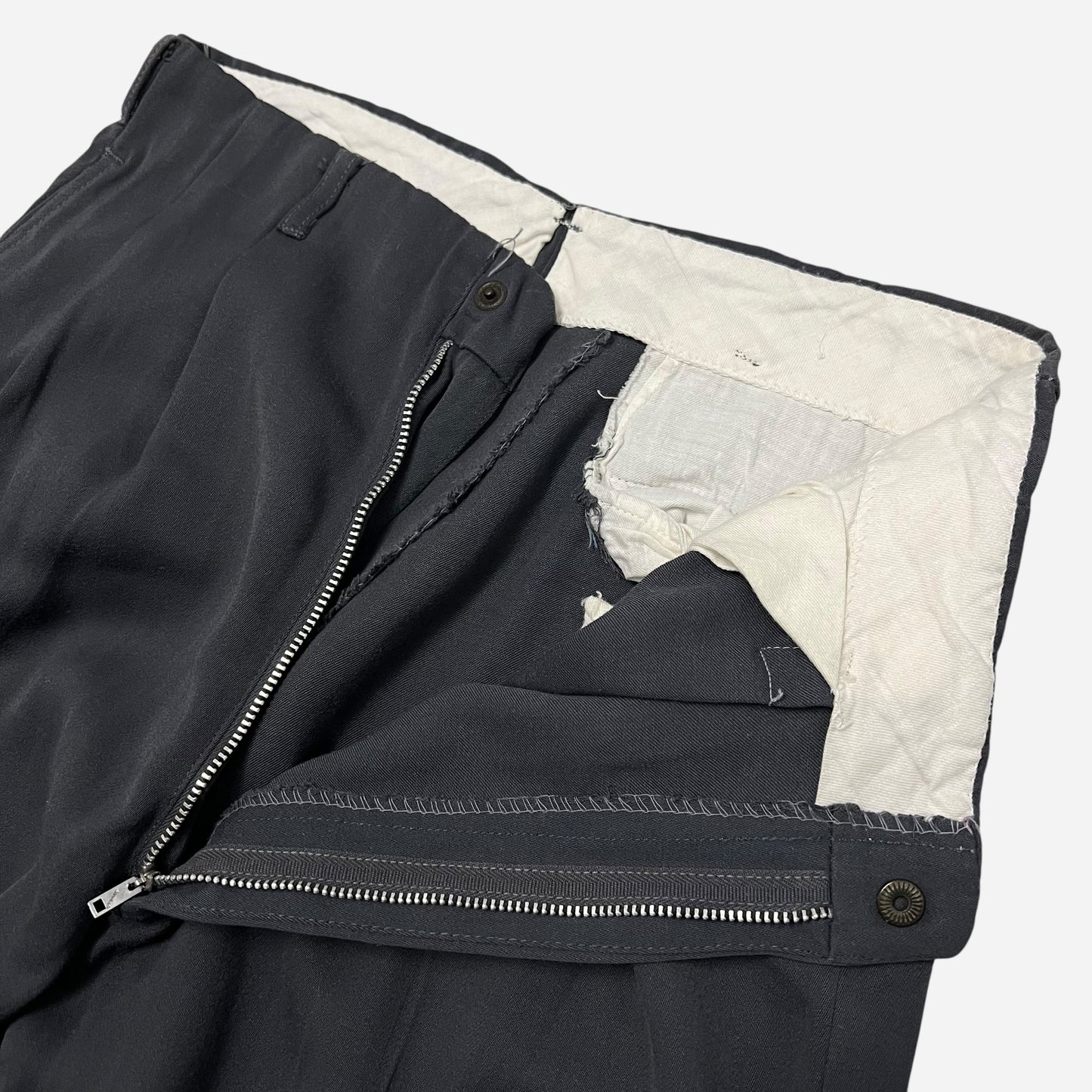 1950s Navy blue rayon pleated drop loop pants (28w)
