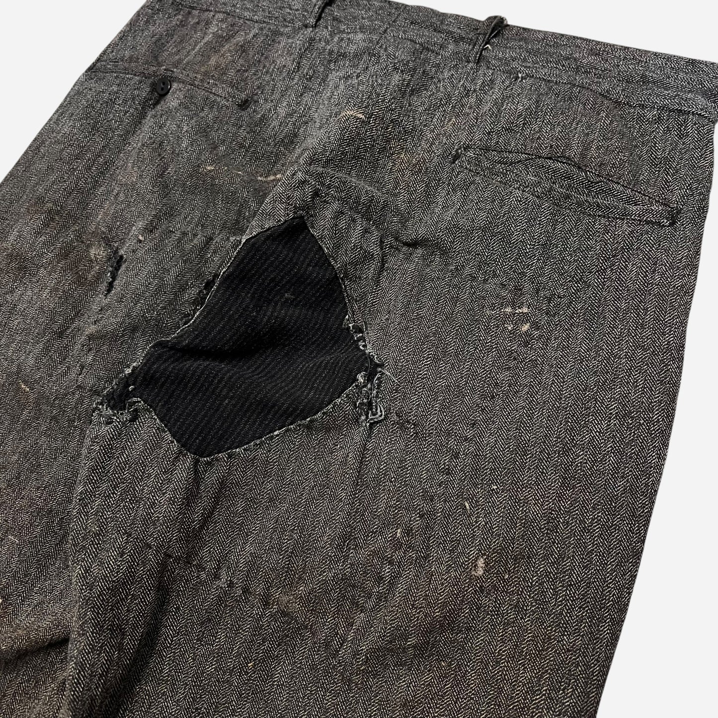 1930s Salt & pepper cotton hbt heavily repaired button fly work pants (30w)