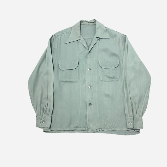 1950s Sea foam green rayon loop collar shirt (L)