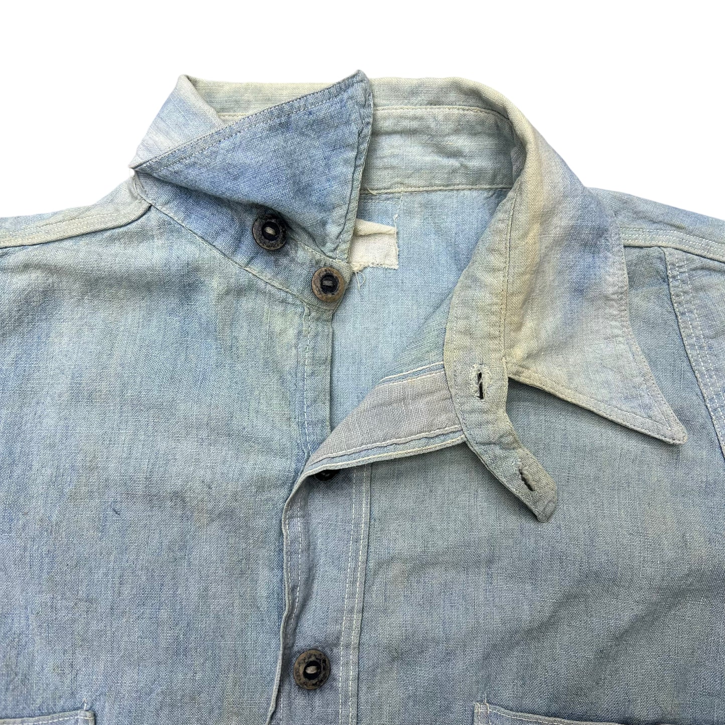 1920s Unknown brand sun faded chinstrap chambray work shirt (L)