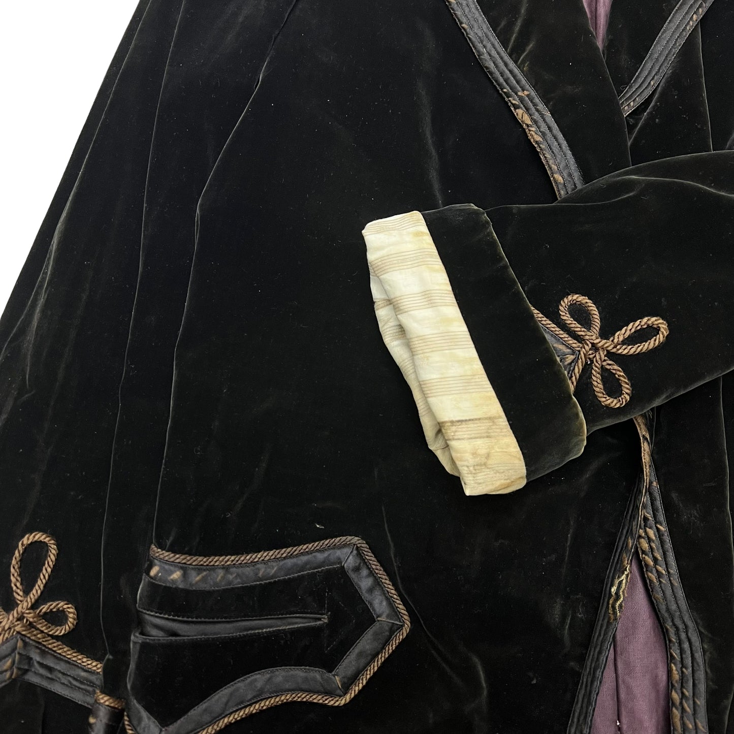 1900s-1910s Black velvet smoking jacket (M)