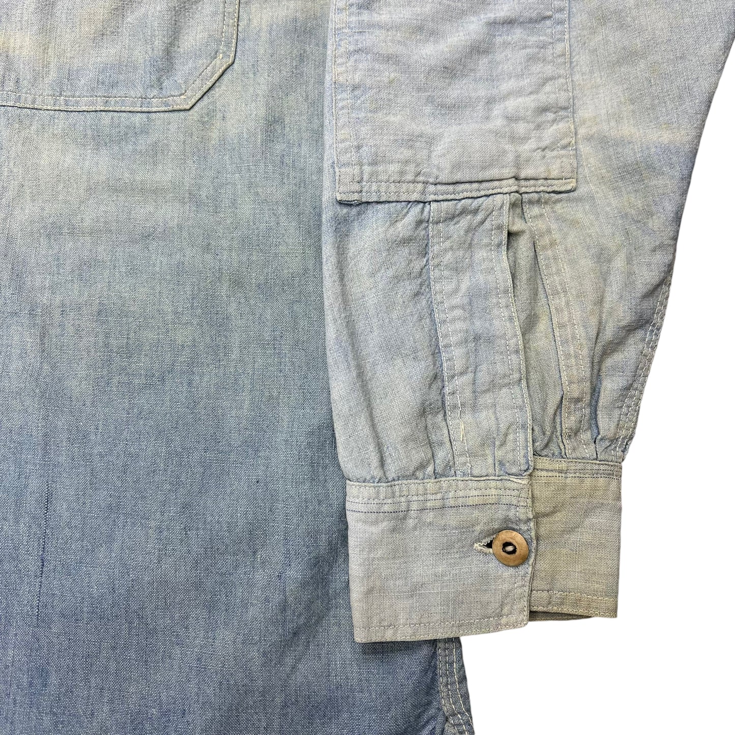 1920s Unknown brand sun faded chinstrap chambray work shirt (L)