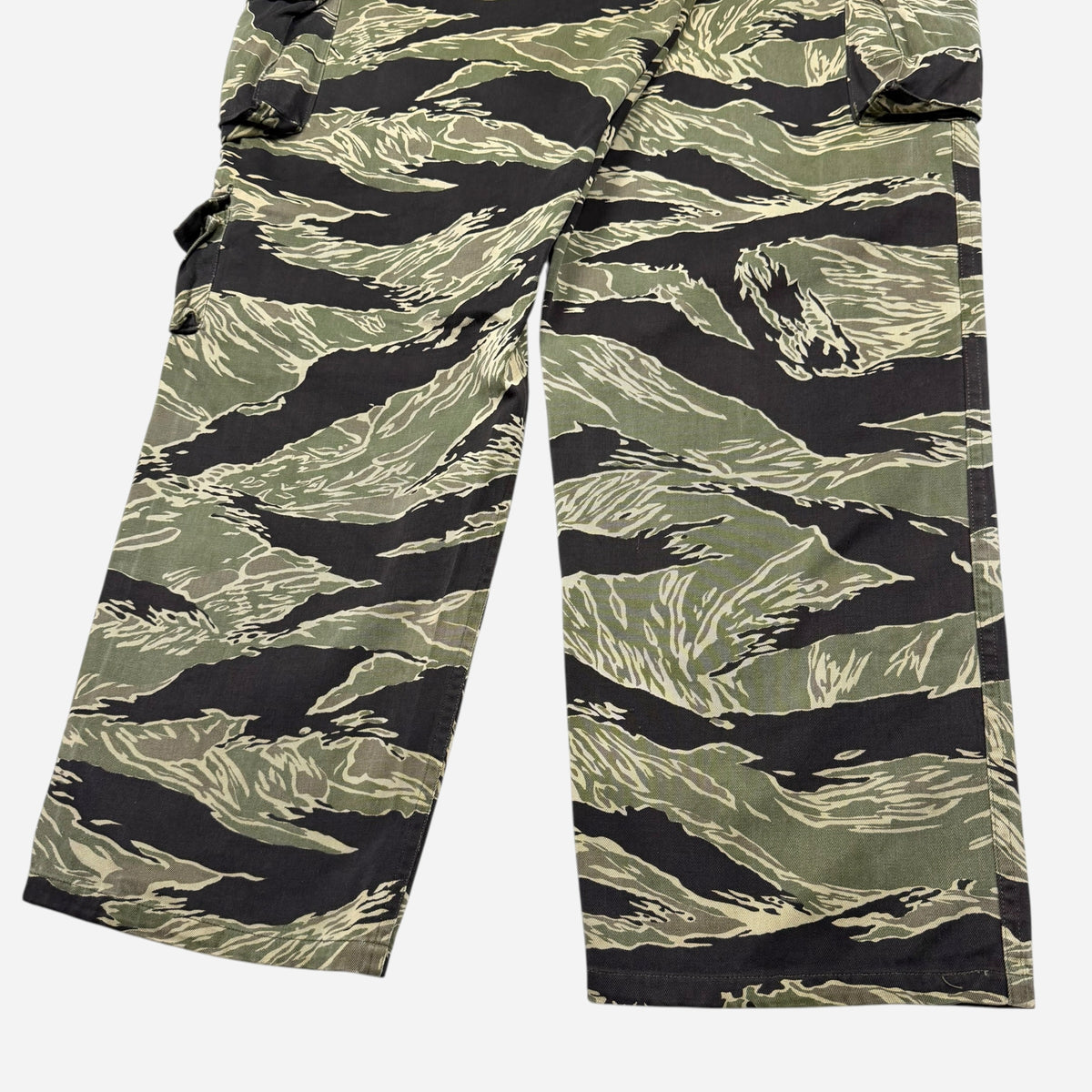 1960s Vietnam War tiger stripe camouflage pants (35w)
