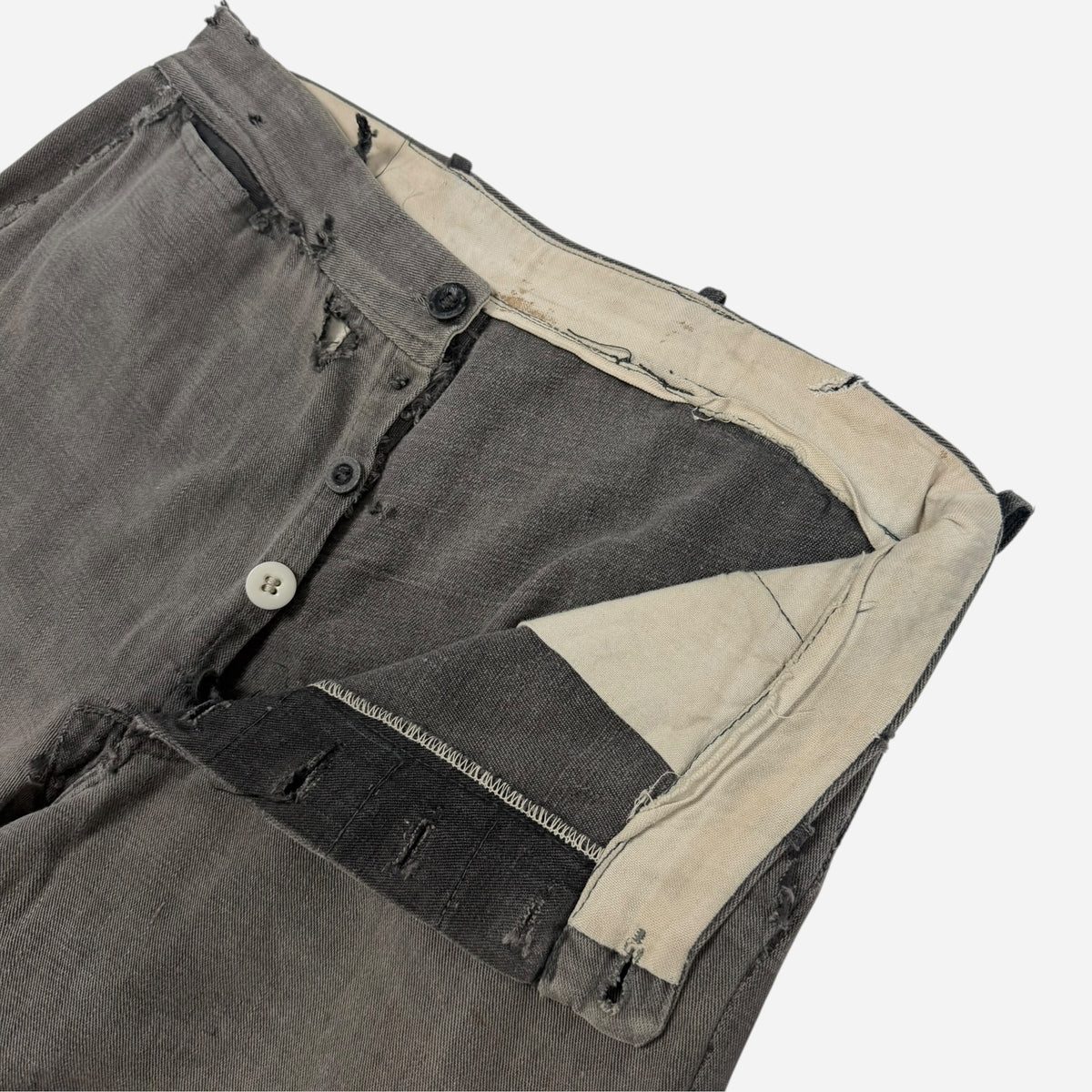 1940s Canadian black sun faded button fly denim jeans (31w)