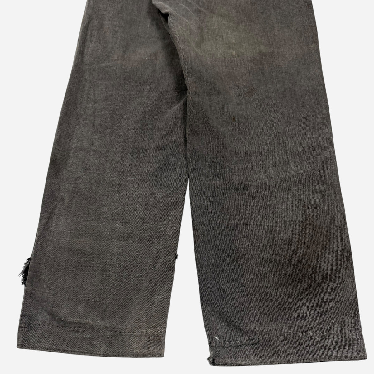 1940s Canadian black sun faded button fly denim jeans (31w)