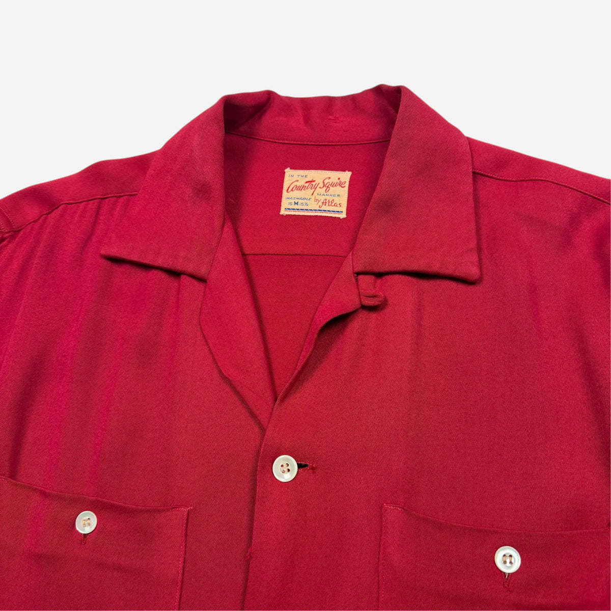 1950s Red rayon loop collar shirt (M)
