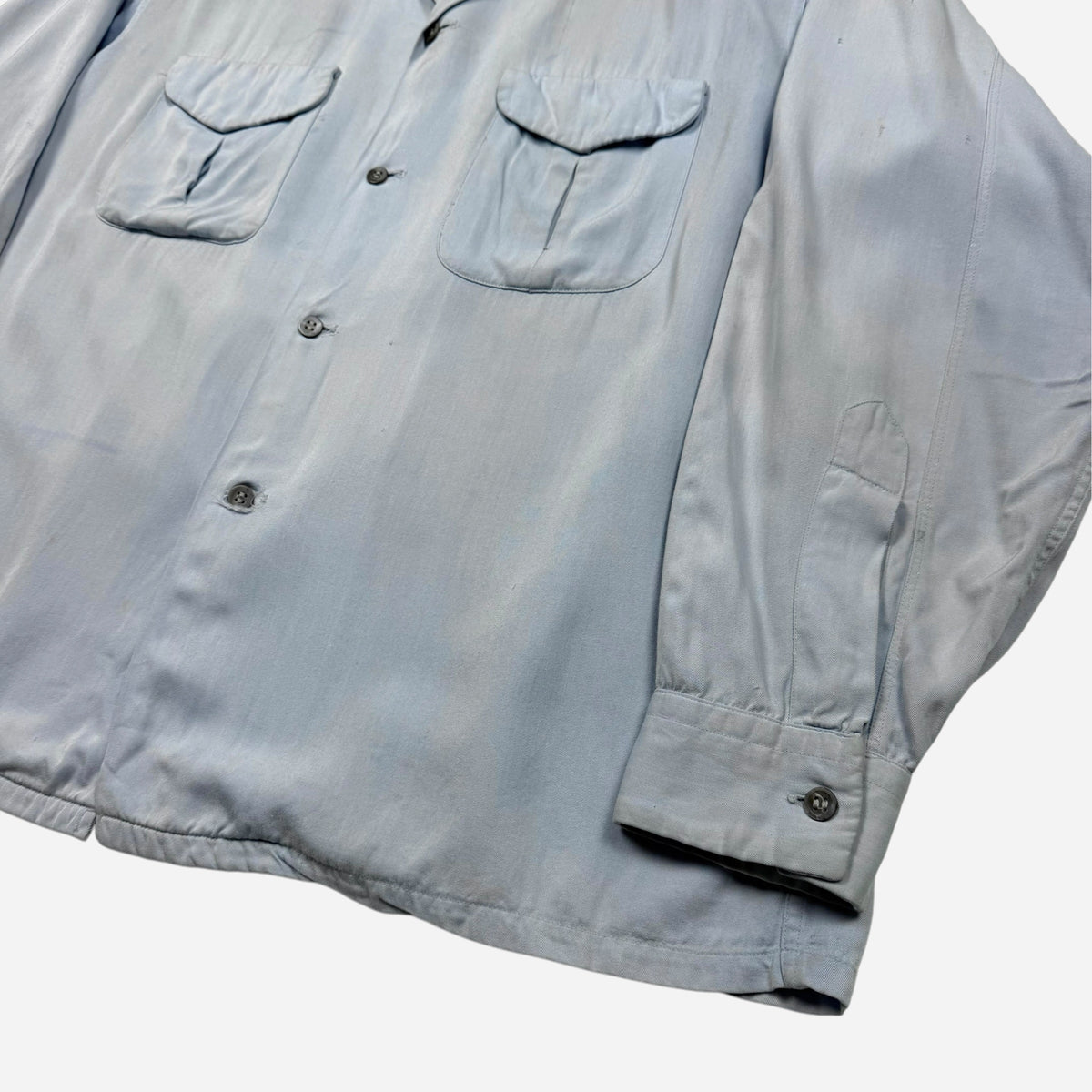 1950s Light blue rayon loop collar shirt (L)