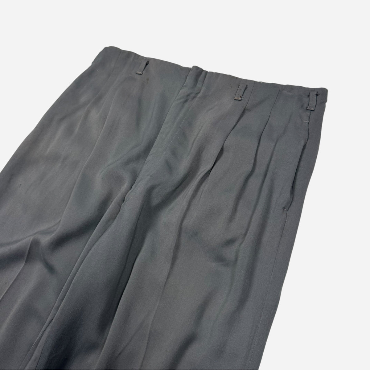 1950s Gray pleated rayon pants (34w)